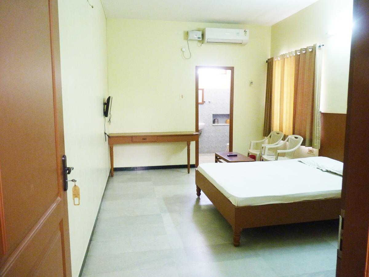 Nanda Lodge Mettuppalaiyam  Exterior photo